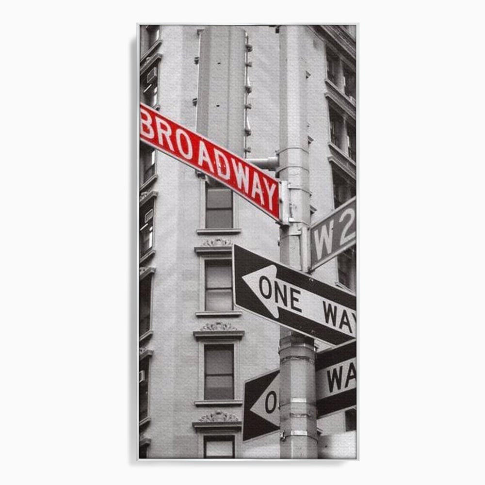 Tablou canvas cu tablou canvas cu indicatorul broadway, in rama de aluminiu argintiu